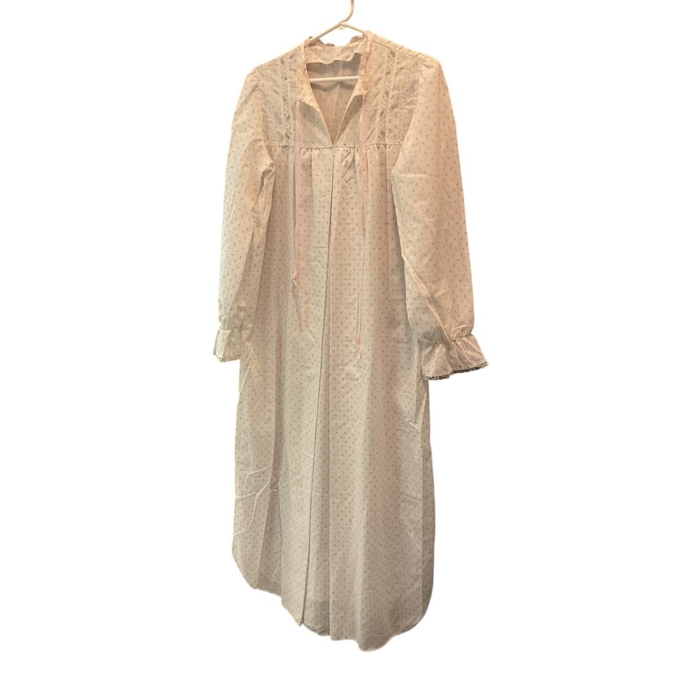 80’s Vintage Leading Lady Medium Granny Gown Pink Roses on White